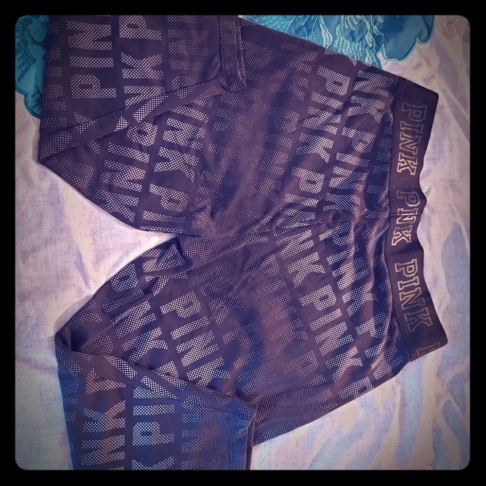 VS Pink Ultimate Crop Leggings